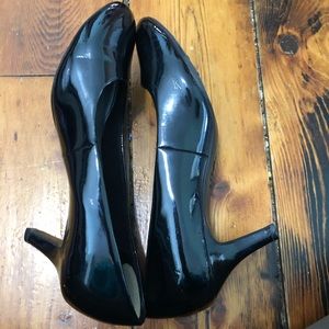 LIFE STRIDE Size 9M Soft System Heels Black Round